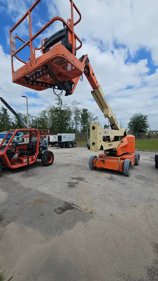 2014 JLG E450AJ Articulating Boom Lift