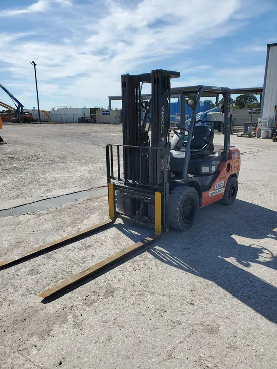 2012 Toyota 8FDU30 Warehouse Forklift