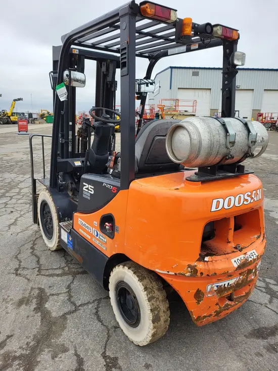 2017 Doosan G25E-5 Warehouse Forklift
