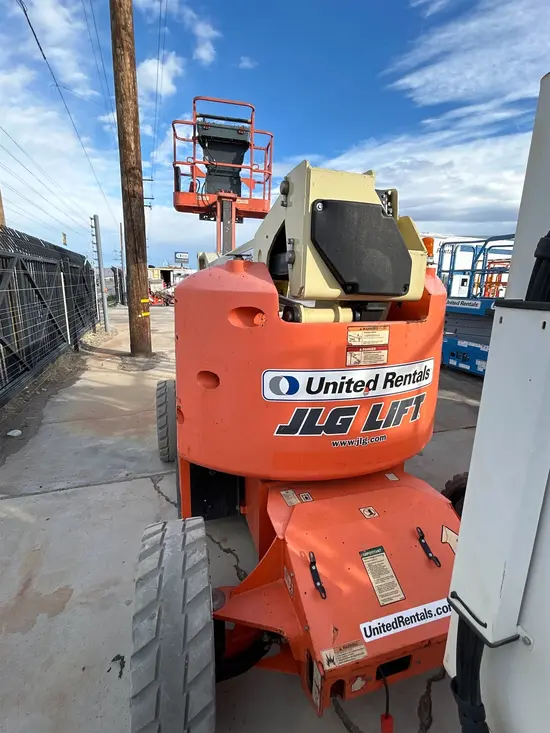 2016 JLG E450AJ Articulating Boom Lift