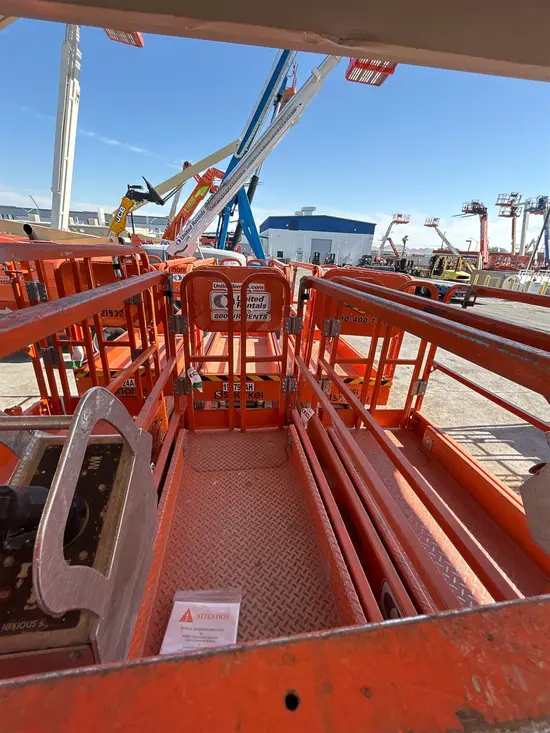 2017 Snorkel S3219E Scissor Lift