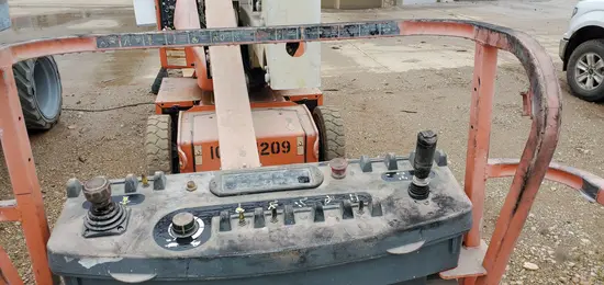 2015 JLG E400AN Articulating Boom Lift