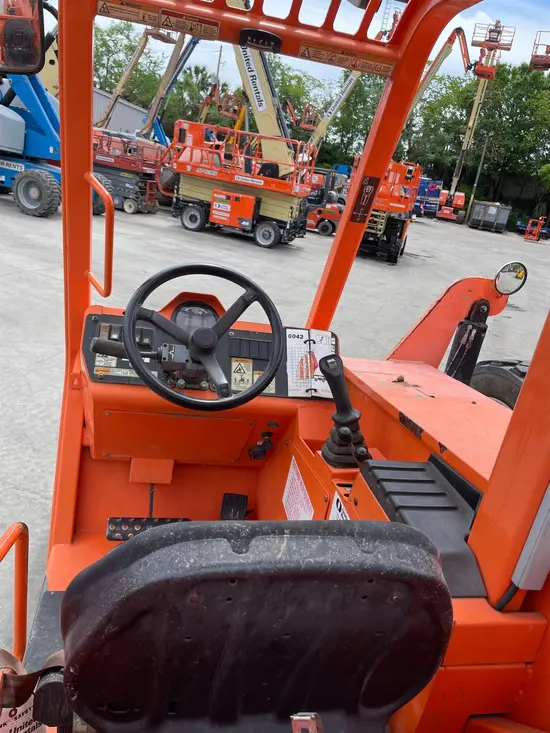 2016 SKYTRAK 6042 Forklift