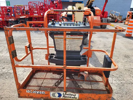 2015 JLG E450AJ Articulating Boom Lift
