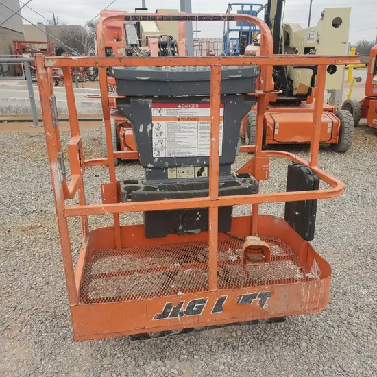 2014 JLG E300AJP Articulating Boom Lift