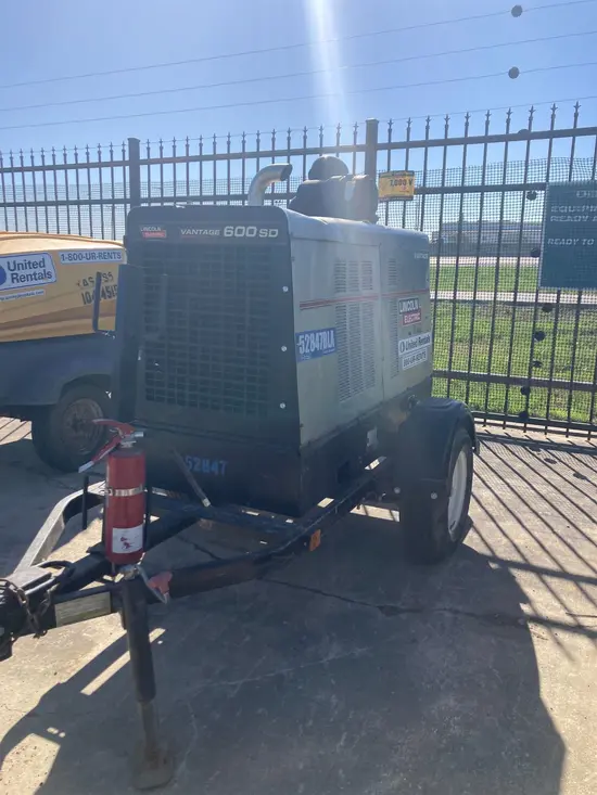 2017 Lincoln Electric VANTAGE 600SD Welder