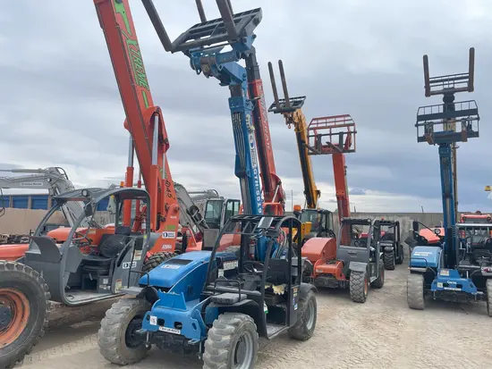2017 Genie GTH-5519 Forklift