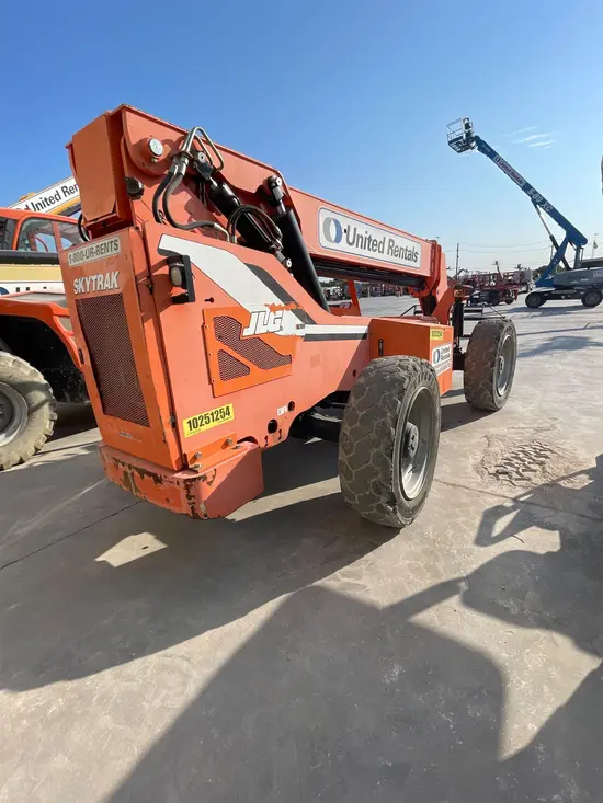 2014 SKYTRAK 8042 Forklift