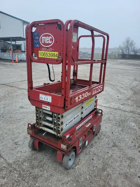 2017 MEC 1330SE Scissor Lift