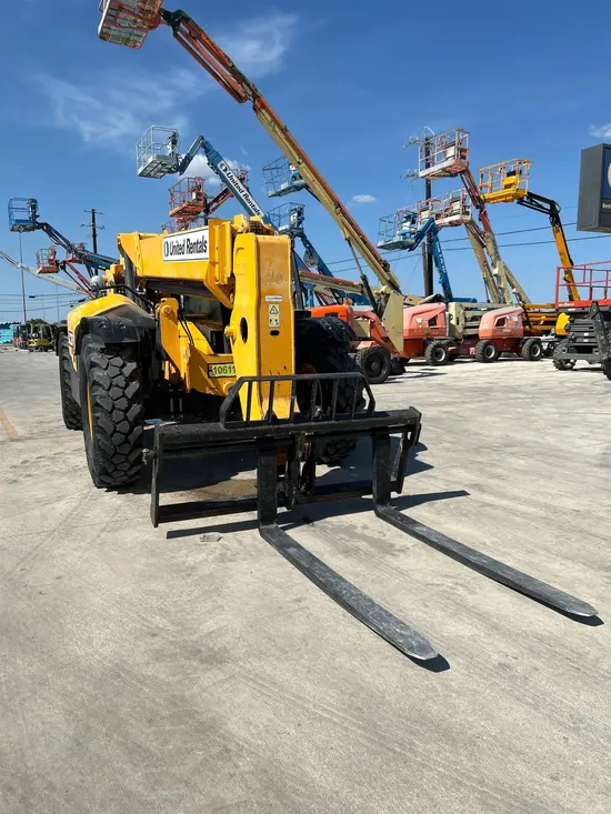 2017 JCB 507-42 Forklift