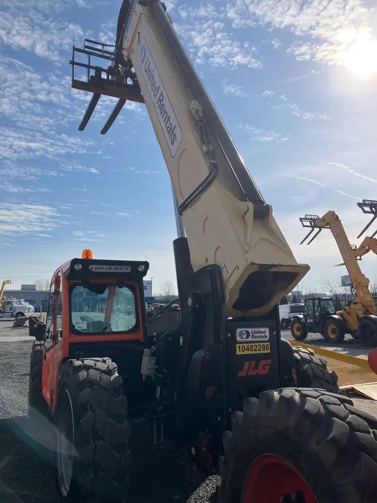2016 JLG 1055 Forklift