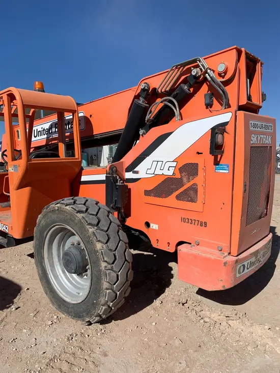 2015 SKYTRAK 8042 Forklift