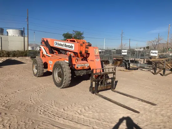 2014 SKYTRAK 8042 Forklift