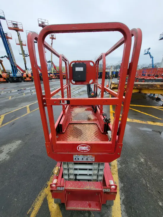 2018 MEC MICRO 19 Scissor Lift