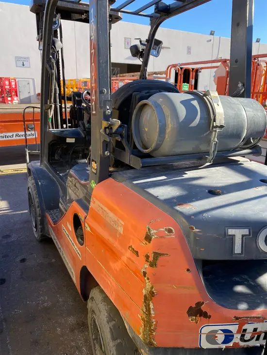2018 Toyota 8FGU30 Warehouse Forklift
