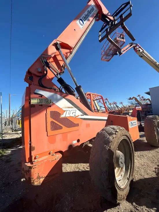 2014 SKYTRAK 8042 Forklift