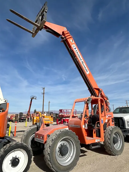 2015 SKYTRAK 6042 Forklift