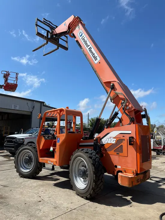 2014 SKYTRAK 6042 Forklift