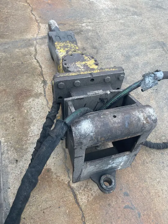 2016 Atlas Copco SB 452 Attachment
