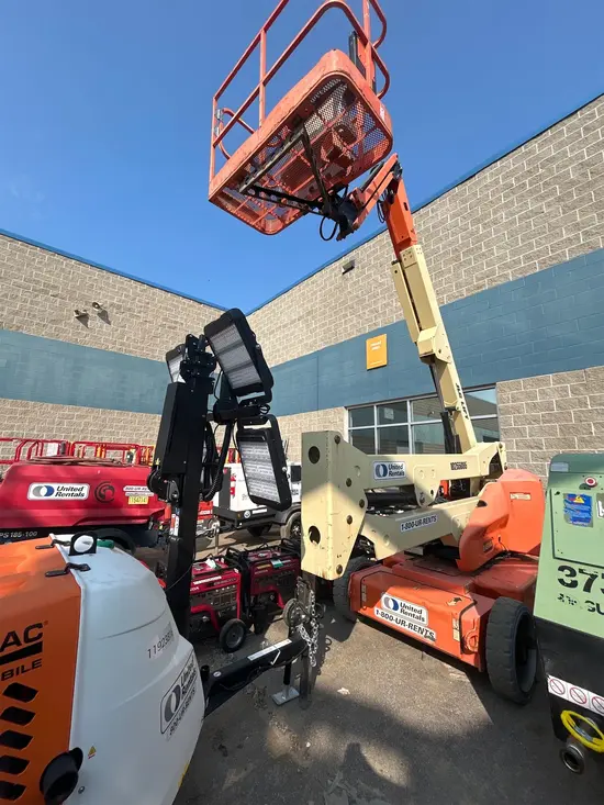 2014 JLG E450AJ Articulating Boom Lift