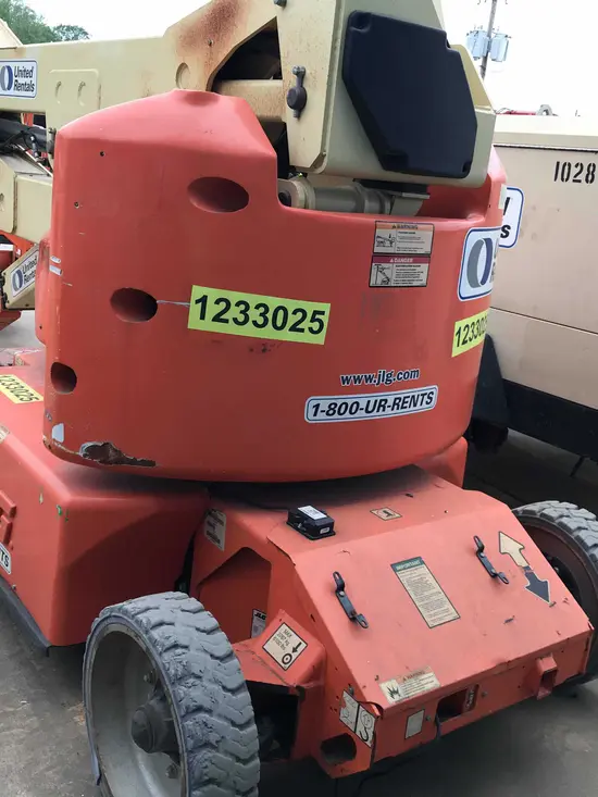 2011 JLG E400AN Articulating Boom Lift