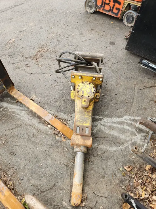 2017 Atlas Copco SB 452 Attachment