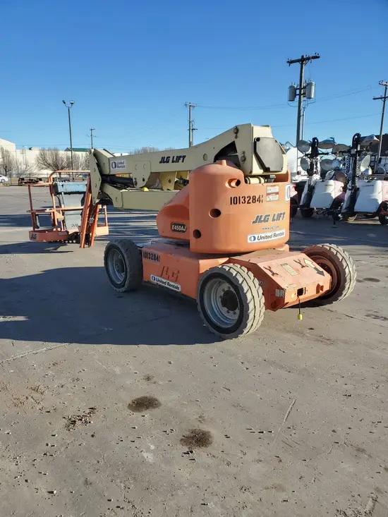 2013 JLG E450AJ Articulating Boom Lift