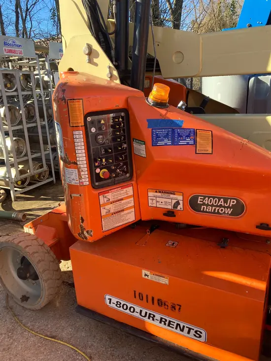 2013 JLG E400AJPN Articulating Boom Lift
