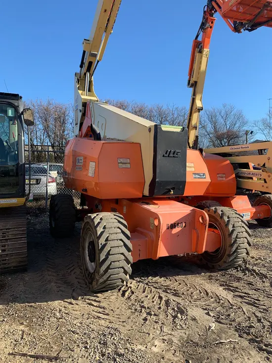 2013 JLG 800A Articulating Boom Lift
