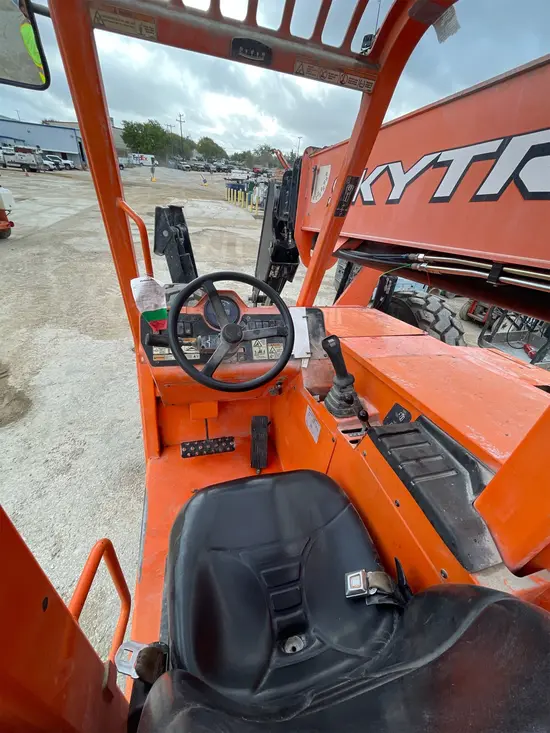 2017 SKYTRAK 10054 Forklift