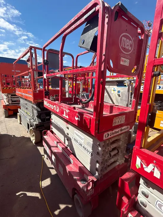 2018 MEC MICRO 19 Scissor Lift