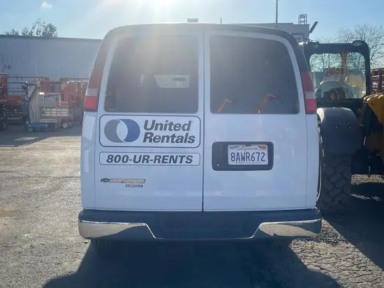 2016 CHEVROLET 3500EXTLTGRWD Vehicle
