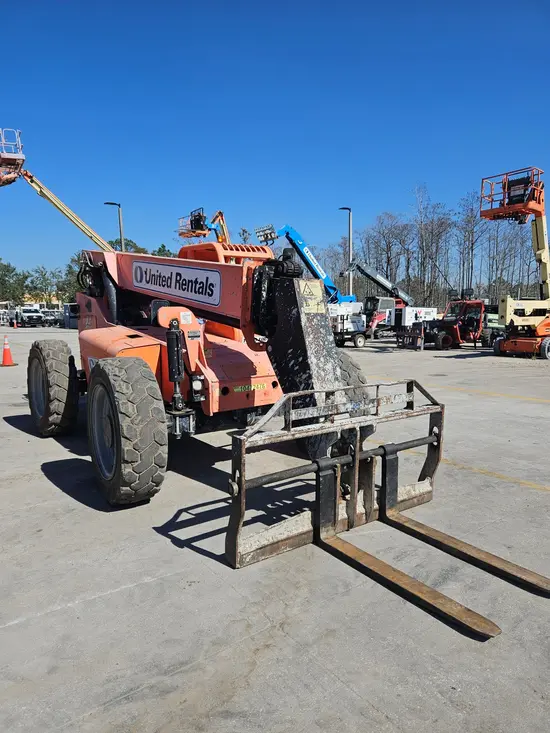 2016 SKYTRAK 6042 Forklift