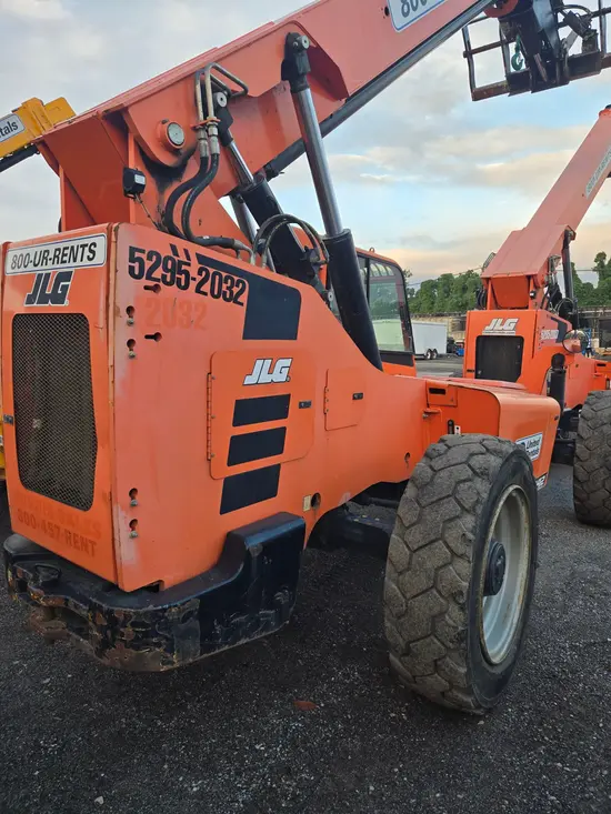 2016 SKYTRAK 8042 Forklift