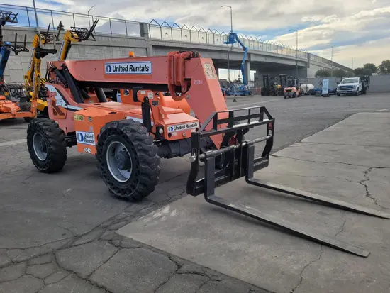 2015 SKYTRAK 8042 Forklift