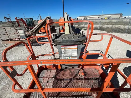 2013 JLG 800S Boom Lift