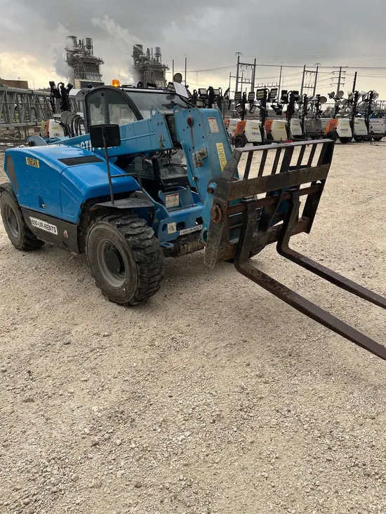 2017 Genie GTH-5519 Forklift