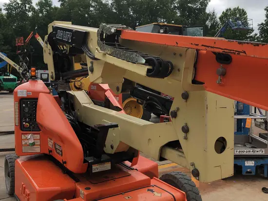 2012 JLG E400AJPN Articulating Boom Lift