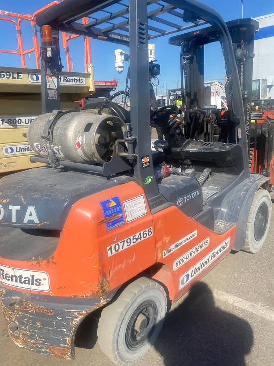 2018 Toyota 8FGU25 Warehouse Forklift