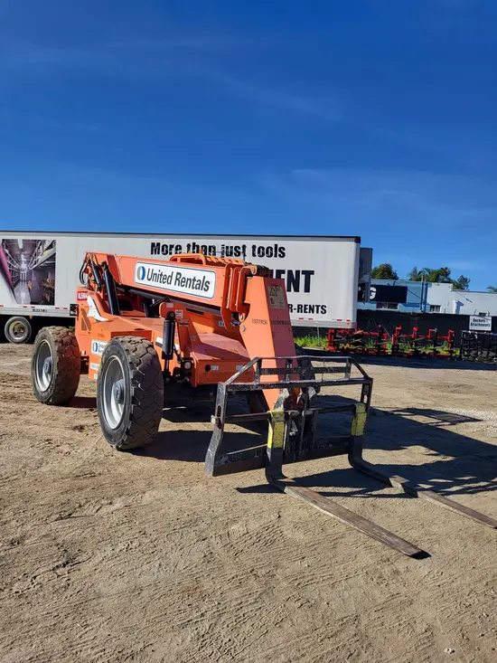2015 SKYTRAK 6042 Forklift