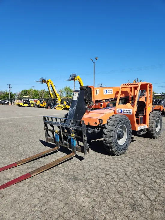 2015 SKYTRAK 8042 Forklift