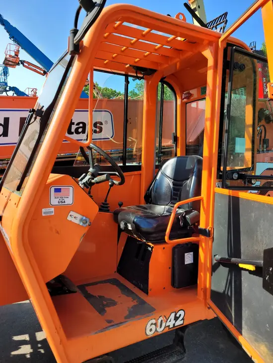 2015 SKYTRAK 6042 Forklift