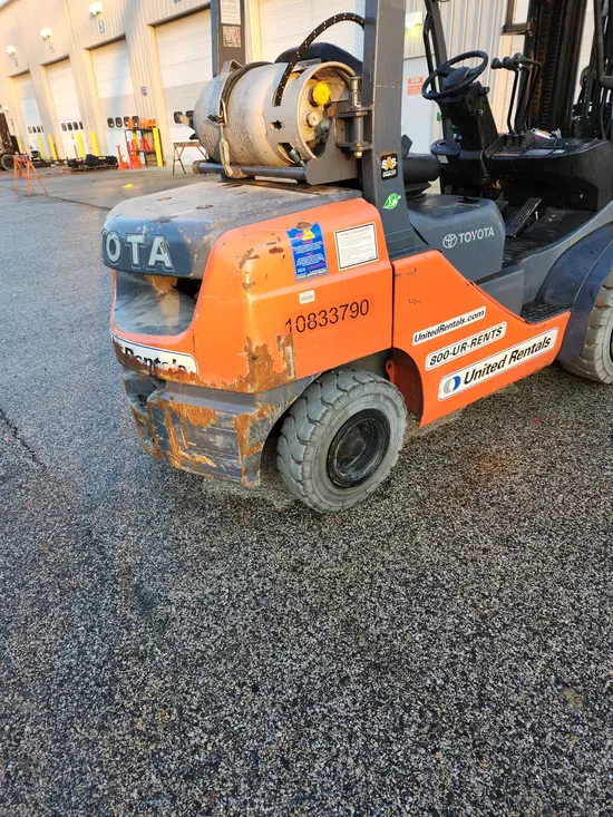 2018 Toyota 8FGU30 Warehouse Forklift