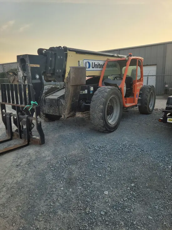 2016 JLG 1055 Forklift
