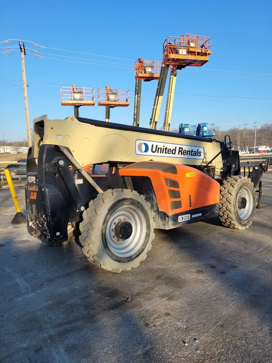 2016 JLG 1055 Forklift