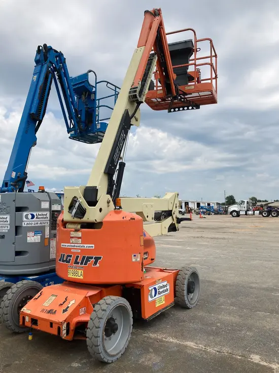 2014 JLG E450AJ Articulating Boom Lift