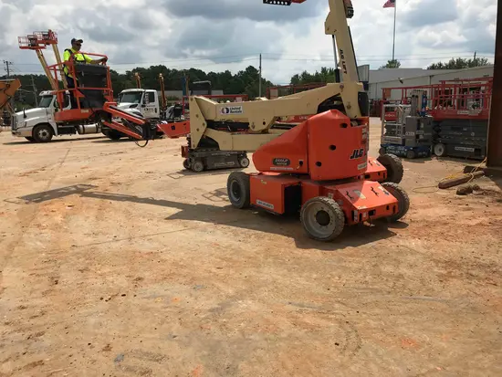 2015 JLG E400AJPN Articulating Boom Lift