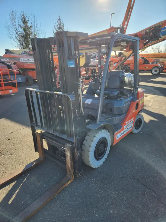 2018 Toyota 8FGU25 Warehouse Forklift
