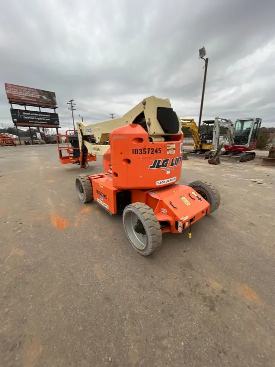 2015 JLG E450AJ Articulating Boom Lift