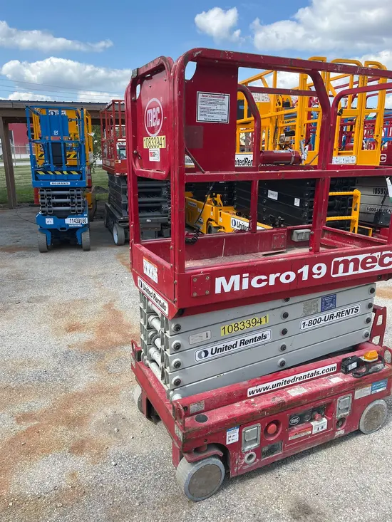 2018 MEC MICRO 19 Scissor Lift
